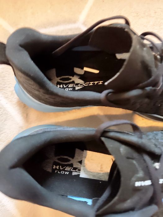 Buty do biegania Under Armour UA Velociti 4 - rozmiar 44