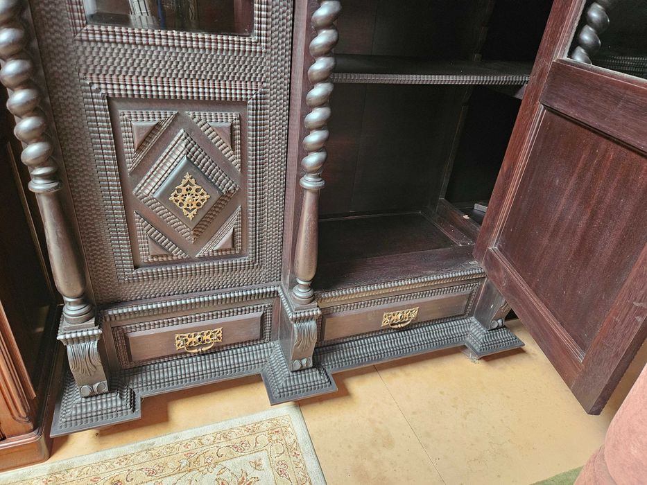 Livreiro antigo em madeira maciça - Bom estado geral