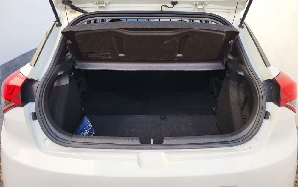 Hyundai i20 II 1.1 CRDi 75cv Van IVA dedutível
