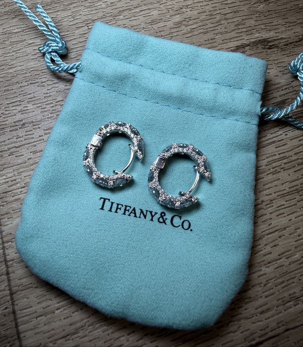 Серебрянные серьги с камнями 925 проб+мешочек Tiffani в комплекте ,сережки серебро,срібні сережки з камінням фіаніти,срібло сережки срібні