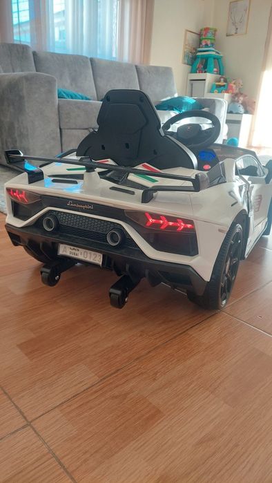 Lamborguinhi SVJ 12v com comando e Carregador