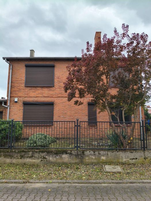 Dom na sprzedaż z chatą grillową