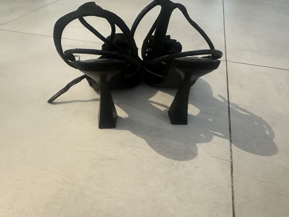 Buty na obcasie czarne