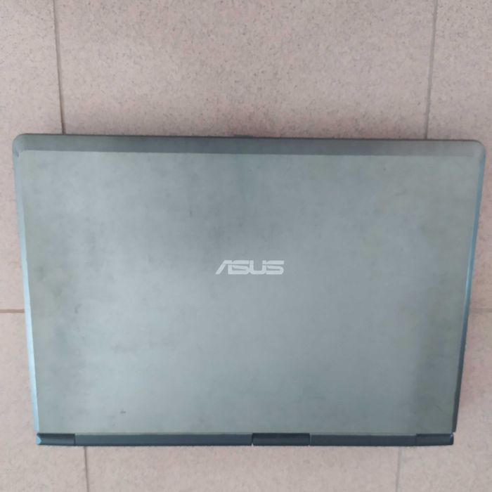 Portátil ASUS X51L Series