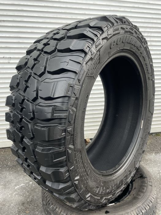 Продам комплект грязевых шин 33/12.50/20