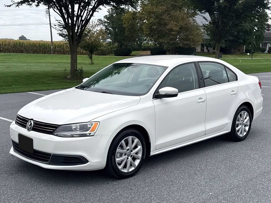 Volkswagen Jetta SE      2013