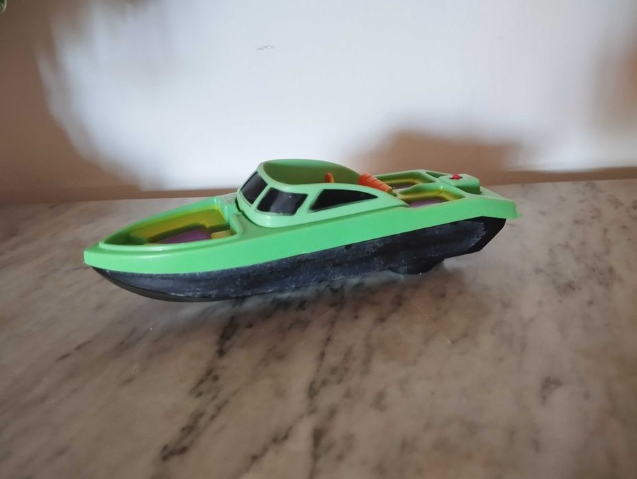Barco de plástico