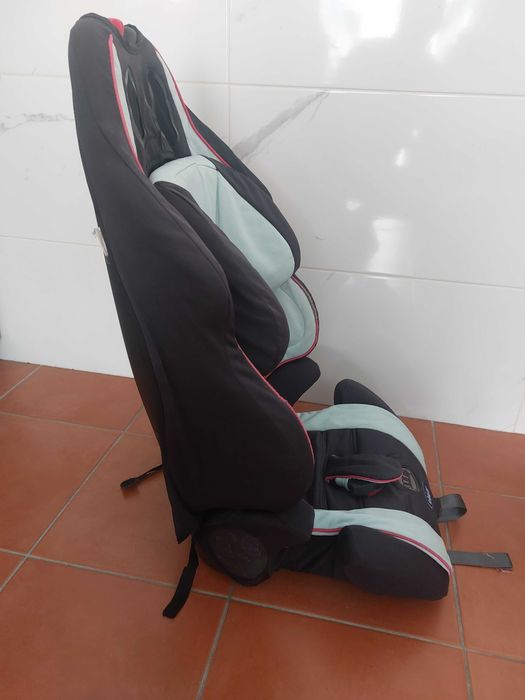 3 cadeiras auto dos 0 aos 12 anos em muito bom estado
