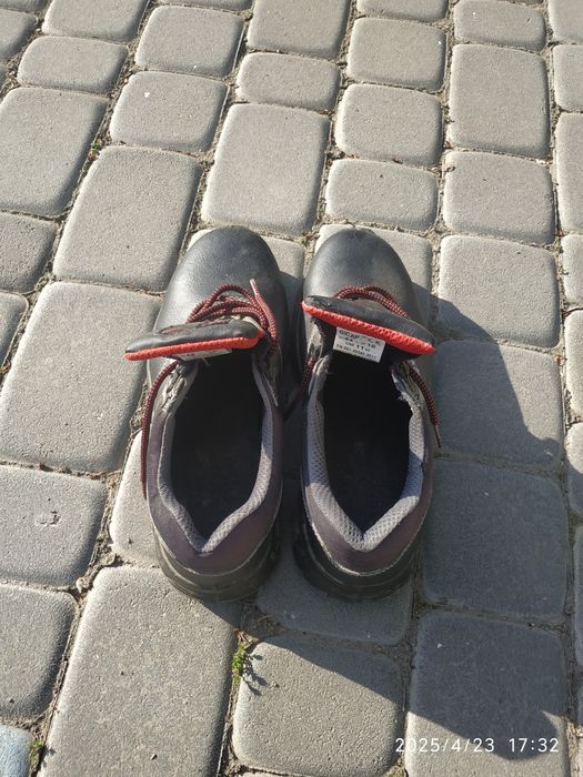 Черевики робочі р.44 з мет.вставкою