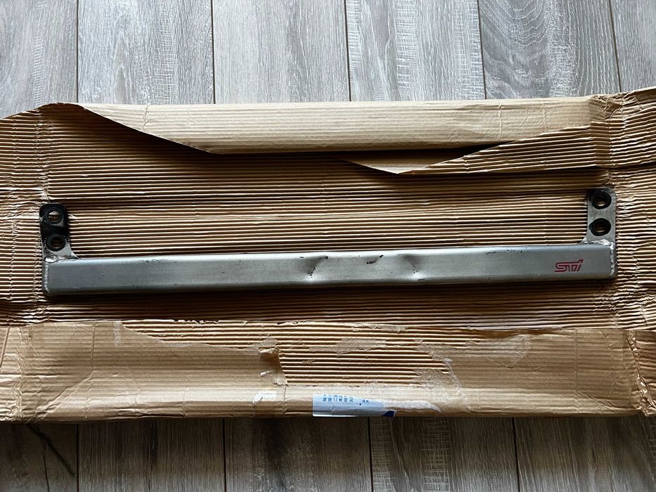 Нижня розпорка Subaru Legacy\Outback