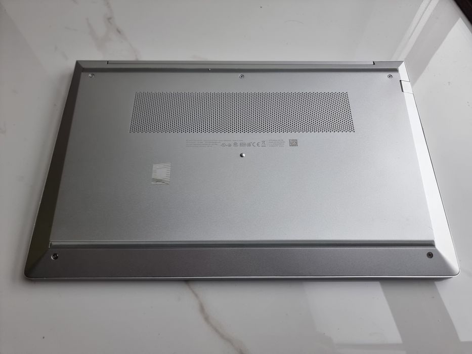 HP ProBook 450 G8 / Core i7-1165G7  / 8gb / 256gb