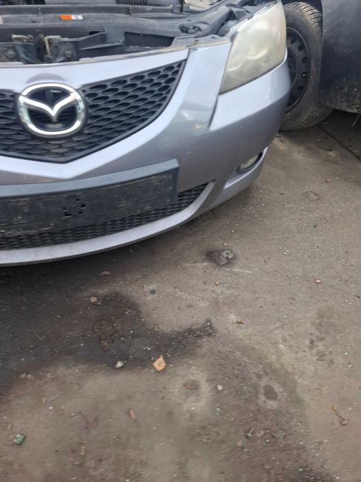 Zderzak przód Mazda 3 BK sedan