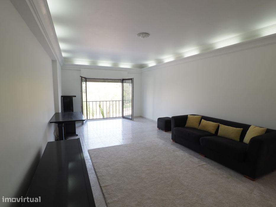 Apartamento T3 com terraço - Idanha