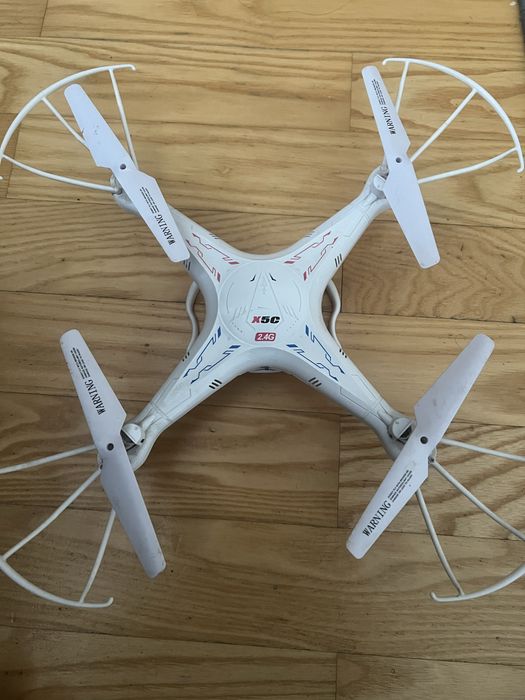 Dron x5c 2.4g bez pilota
