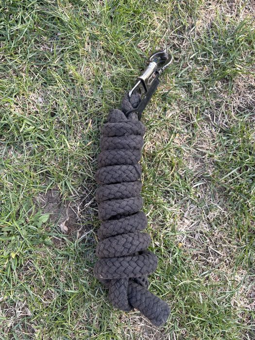 czarny uwiąz do konia covalliero