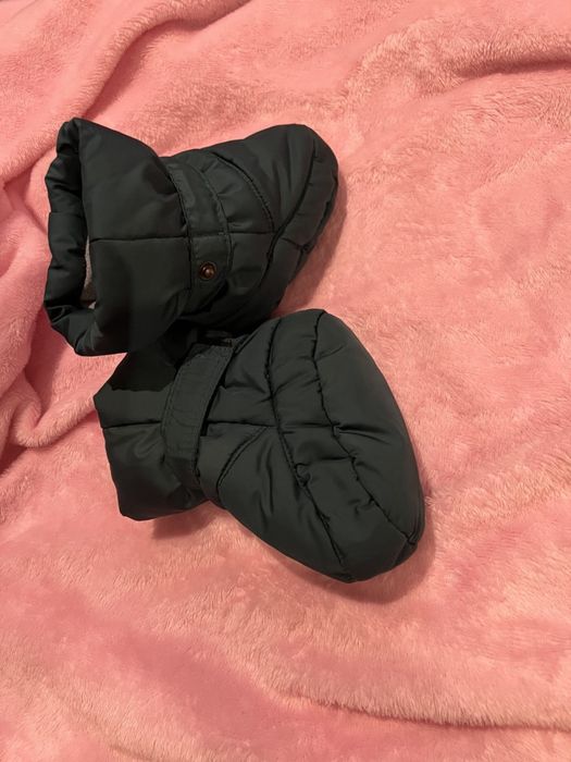 Продам зимний комбенезон 80 размер