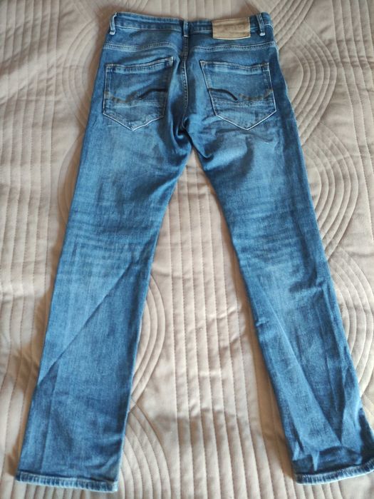 młodzieżowe niebieskie spodnie jeansowe Jack & Jones