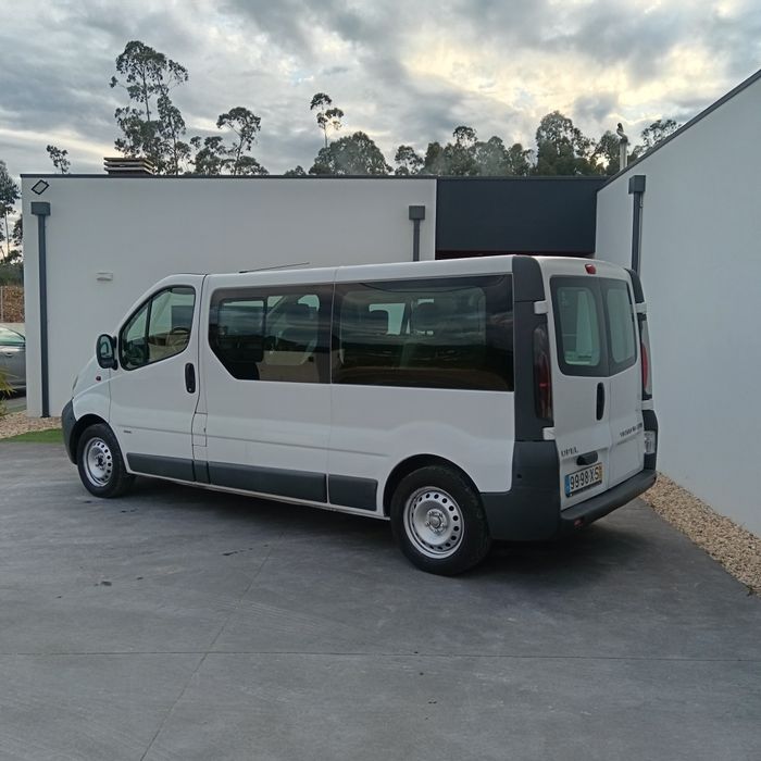 Opel Vivaro 9 lugares