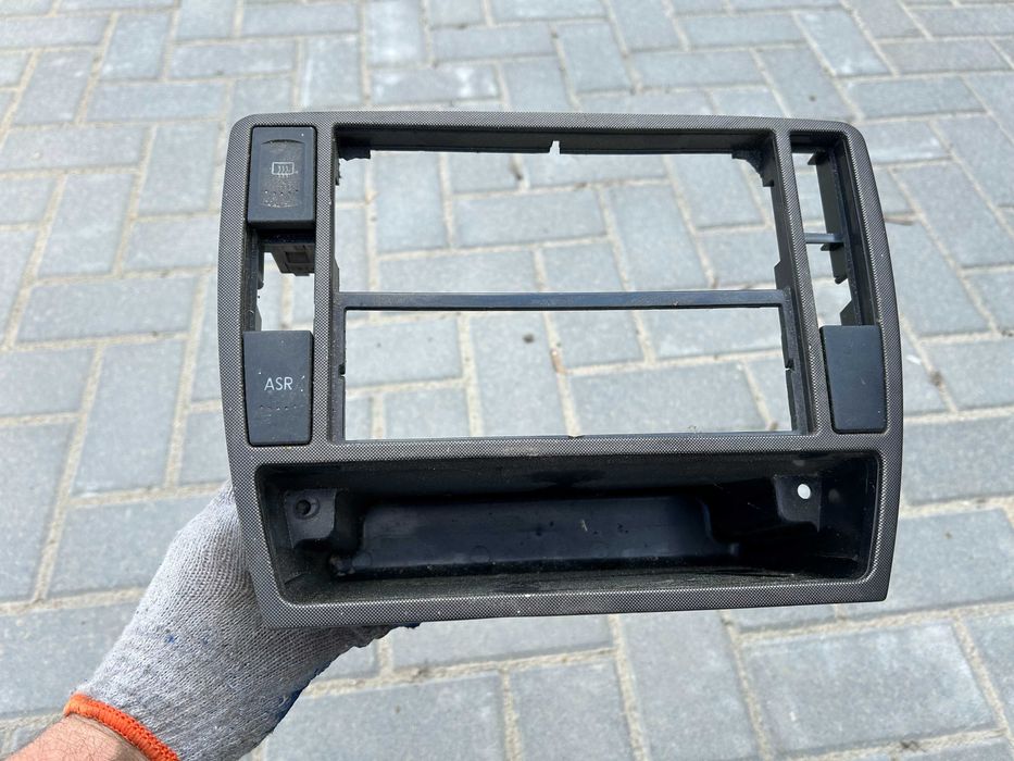 VW Passat B5 / B5 FL ramka radia 1 DIN CARBON dekor / wysylka