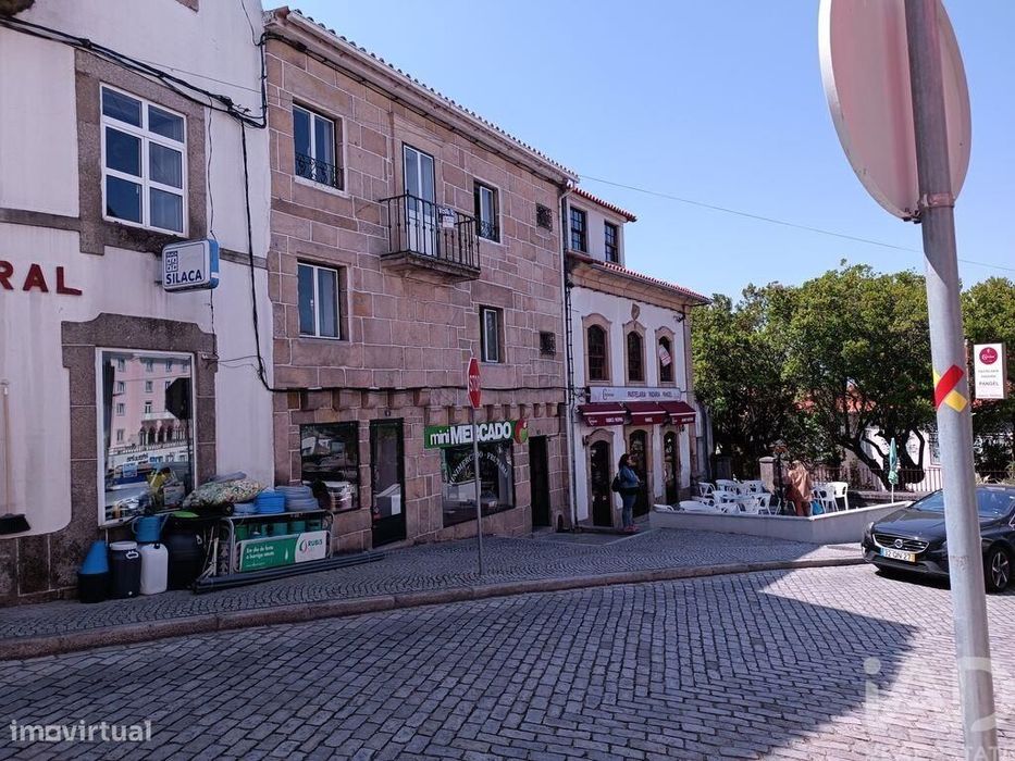 Prédio T6 em Gouveia de 240,00 m2