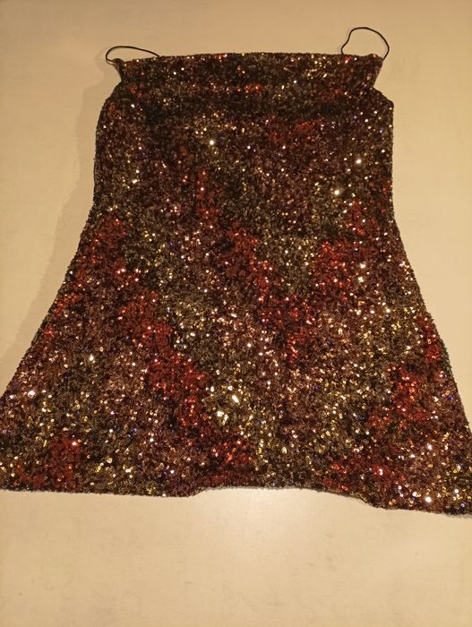 Vestido abrilhantado, de marca Pull&Bear, tamanho L