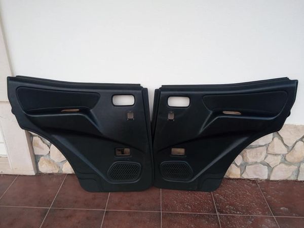 Forras / Quartelas das portas Nissan Terrano 2 longo Portas de trás