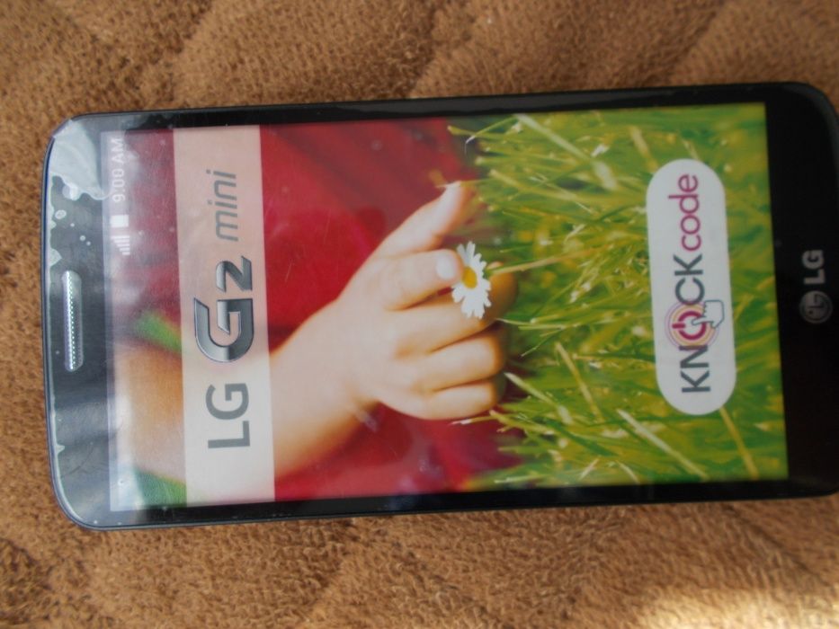 Atrapa telefonu komórkowego w bardzo dobrym stanie.