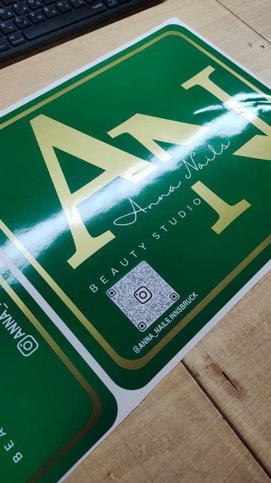 Вінілові наліпки для декорування та маркування