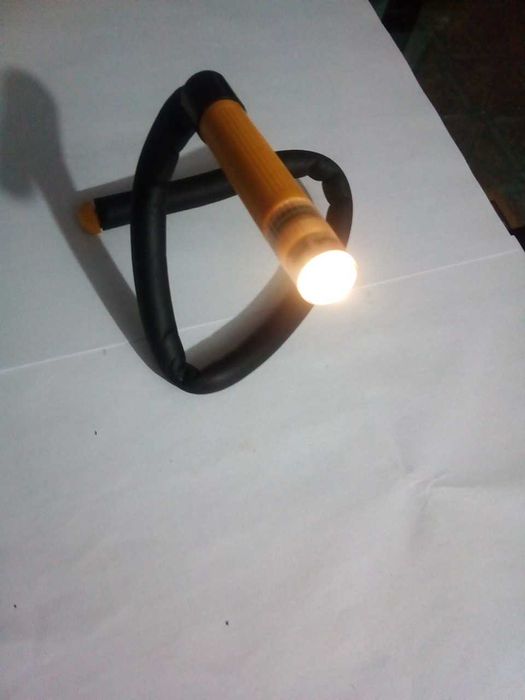 Luz de leitura flexível para pescoço ou braço, como NOVA!