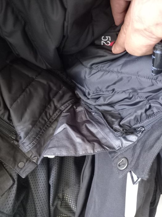 Fatos e Botas Pretas de Mota