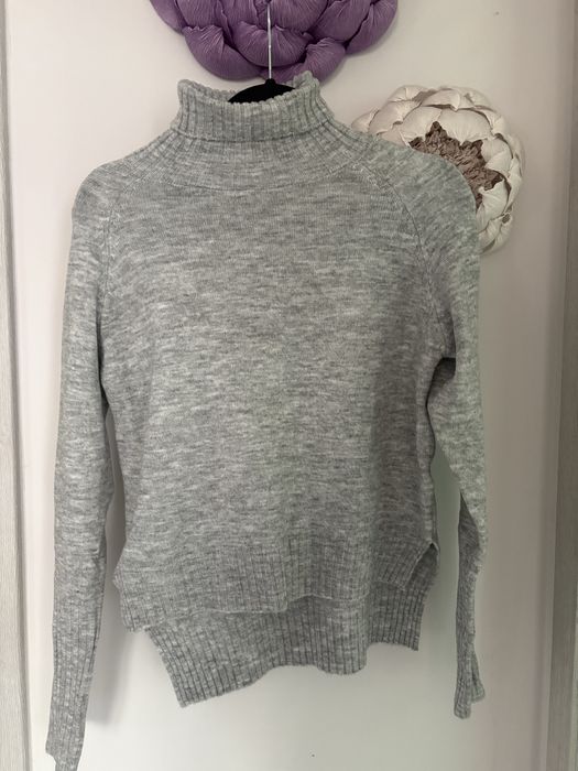 Szary mieciutki asymetryczny krótszy przód sweter golf r 38