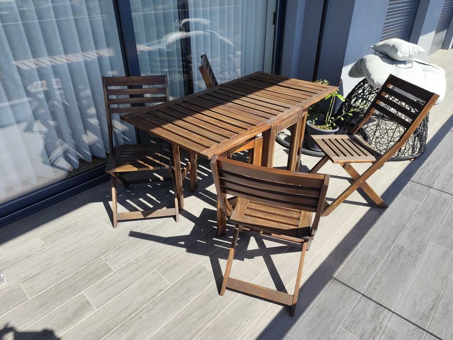 Conjunto mesa e 4 cadeiras exterior