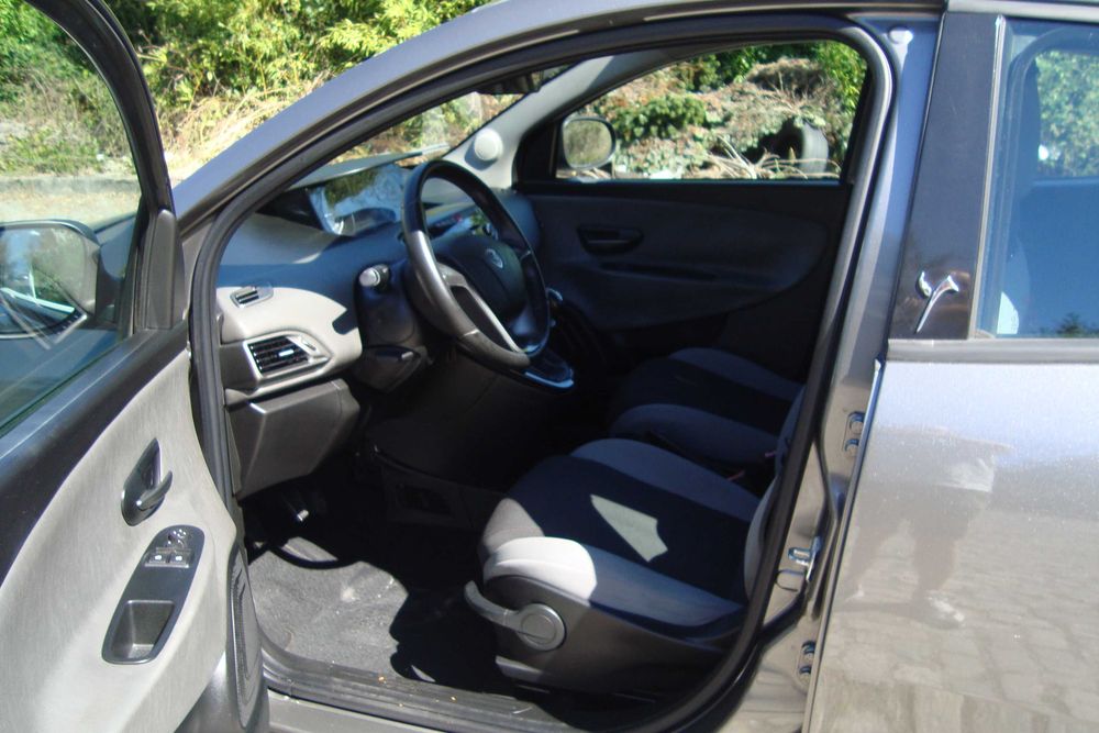 Lancia Ipsilon 1.2 Impecável