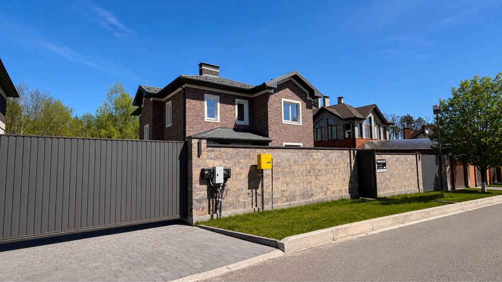 Великий заміський будинок 213 м² Стоянка | сосни, озеро, 5 хв до Києва