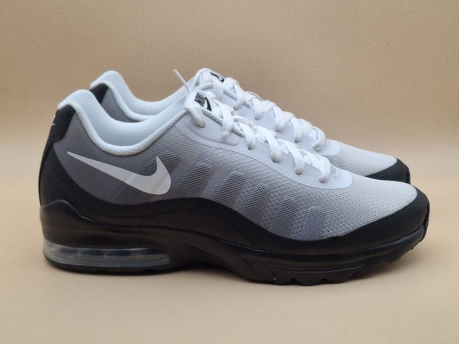 Кросівки Nike Air Max Invigor Нові 42р.
