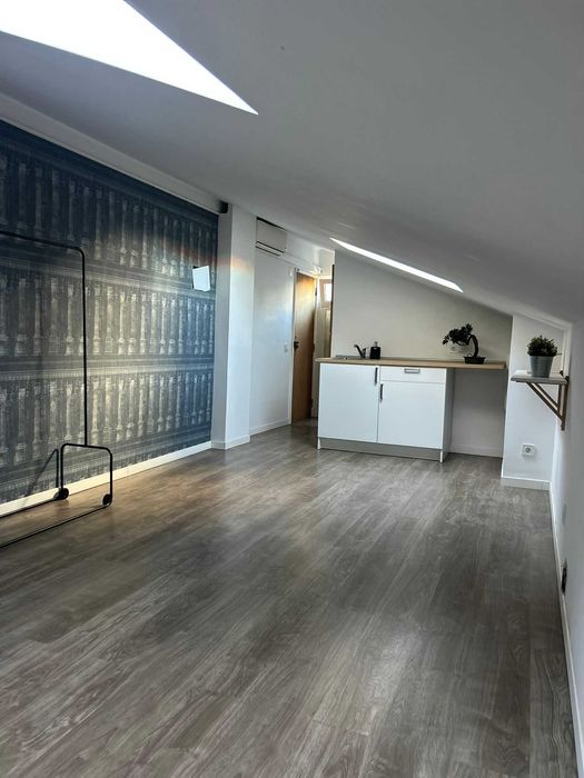 Otima Arrecadação/Atelier para Arrendar
