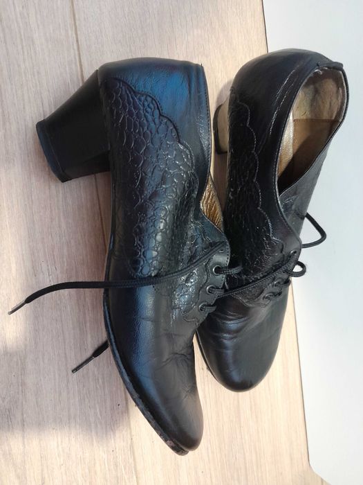 Sapatos abotinados 37