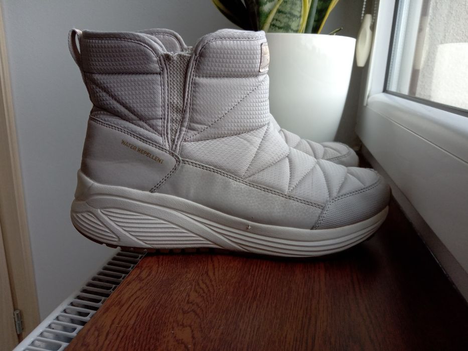 Skechers Bobs Sparrow 2.0 botki zimowe rozmiar 39