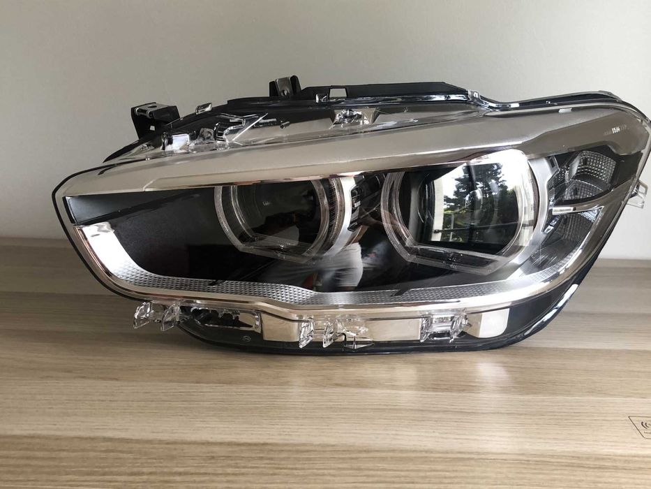 Farol  BMW Série 1 F20/F21  - Série 2 F22/F23 - 2015 - 2019