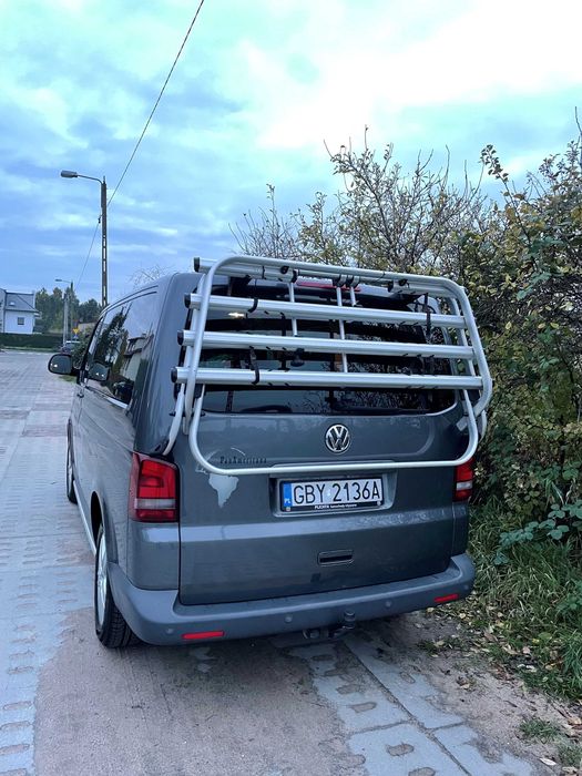 Bagażnik rowerowy na 4 rowery montowany na klapie tylnej bagażnika VW T5, uchwyt rowerowy Multivan T5