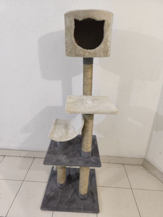 Arranhador   altura 1.40