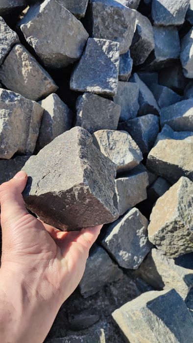 Czarna kostka granitowa Szwed.