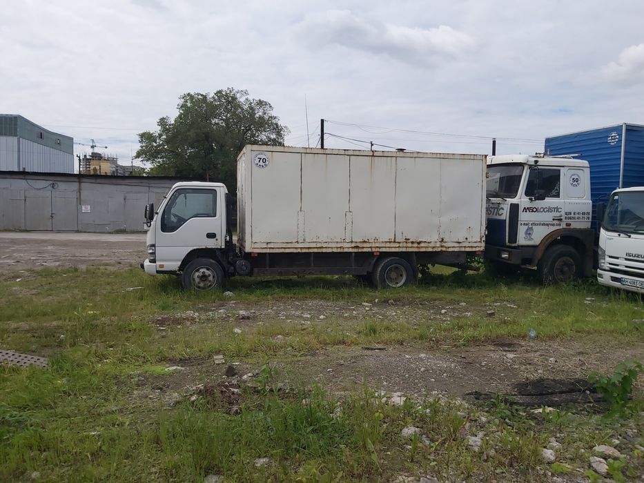 Isuzu ,   Маз ..