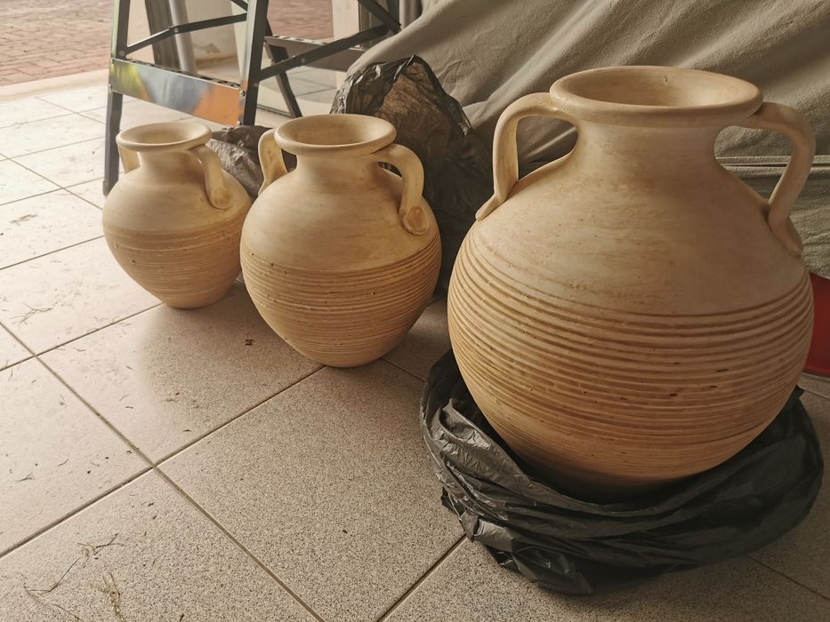 Vendo jarroes em cerâmica