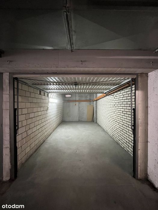Garaż 17,26 M² | Indywidualnie Zamykany| Radzikowskiego 100| Kw | Prąd - Widok 2