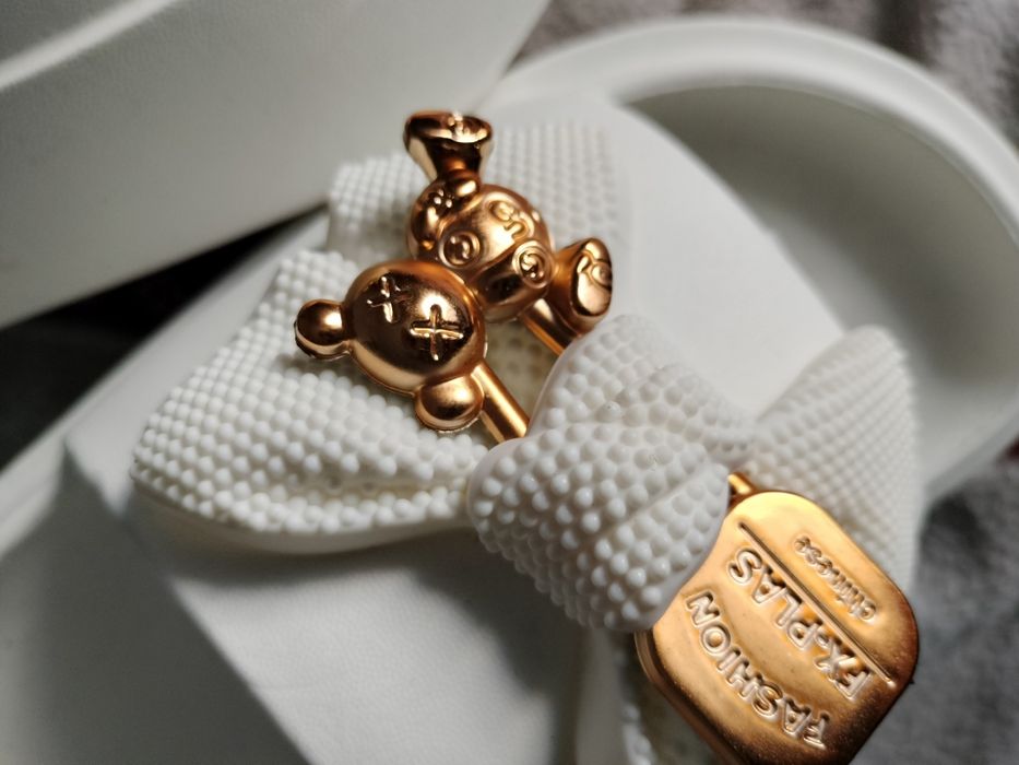 Klapki nowe z misiem. Okazja.