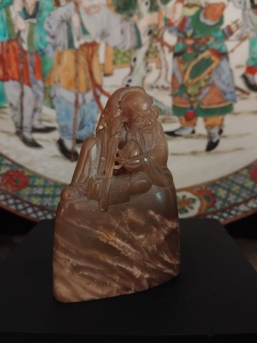 Figura de Imortal em pedra dura.