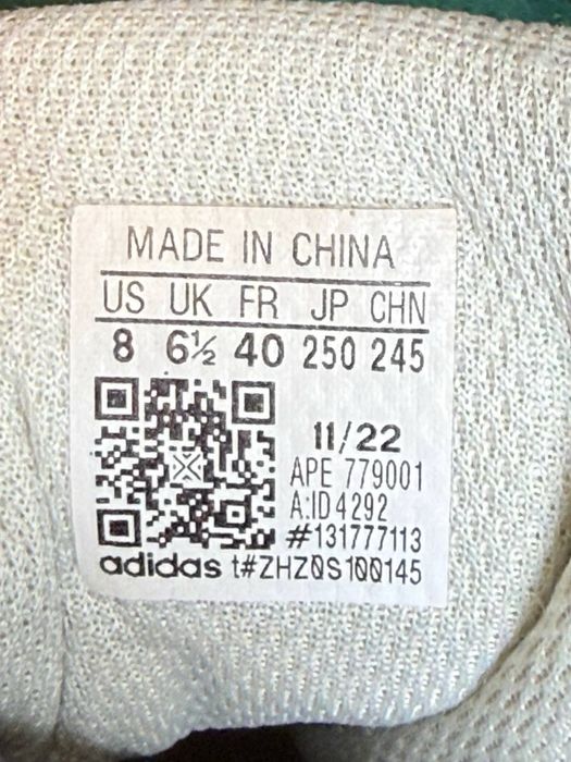 Оригінальні кросівки “Adidas Response CL”