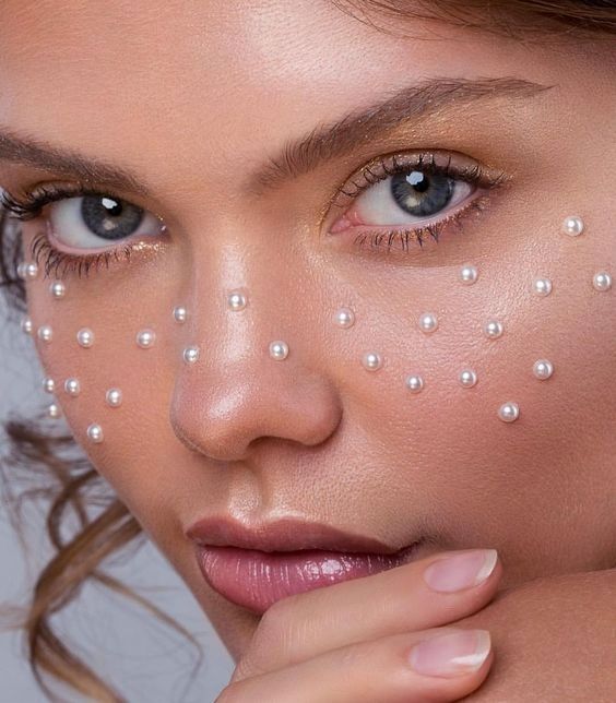 kryształki naklejki twarz perełki perły diamenciki 3d oczy makeup włosy