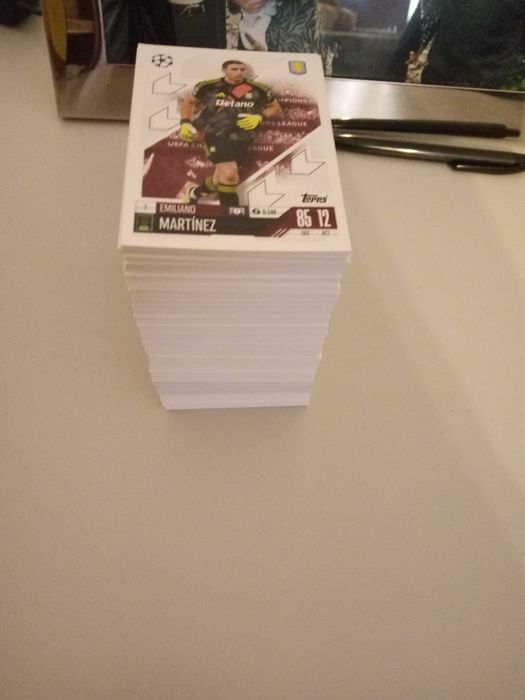 Vendo um lote 264 cartas da Match Attax da Champions league (2025)